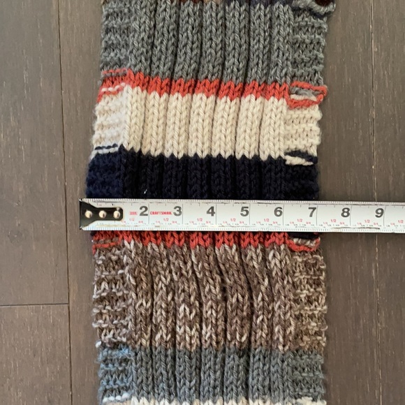 Hand Knit Wool Scarf - Picture 3 of 4
